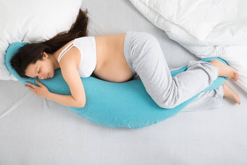 وضعية النوم أثناء الحمل